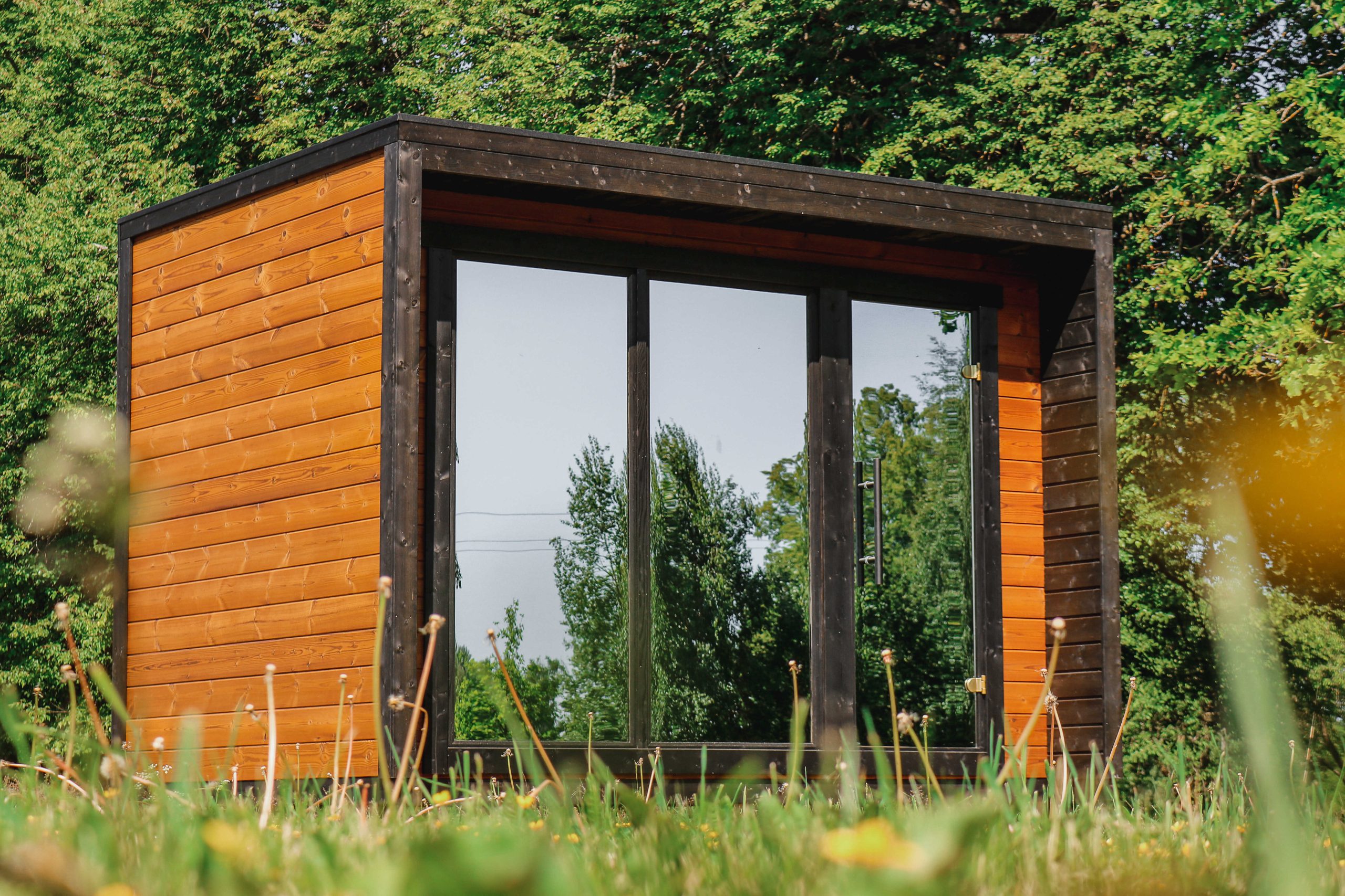 Patio M mirror glass